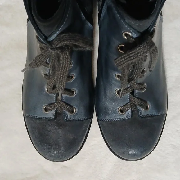 Naot Groovy Leather Boot, Women's Size 7